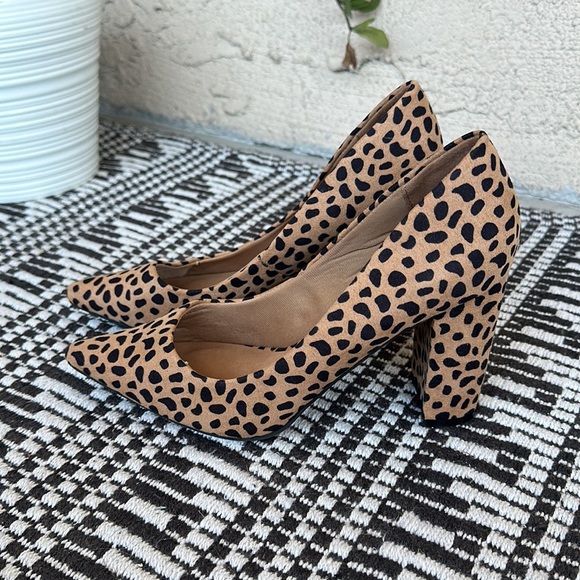 Cheetah print Bamboo block heels in size 8. Brand new without box. - Picture 4 of 8